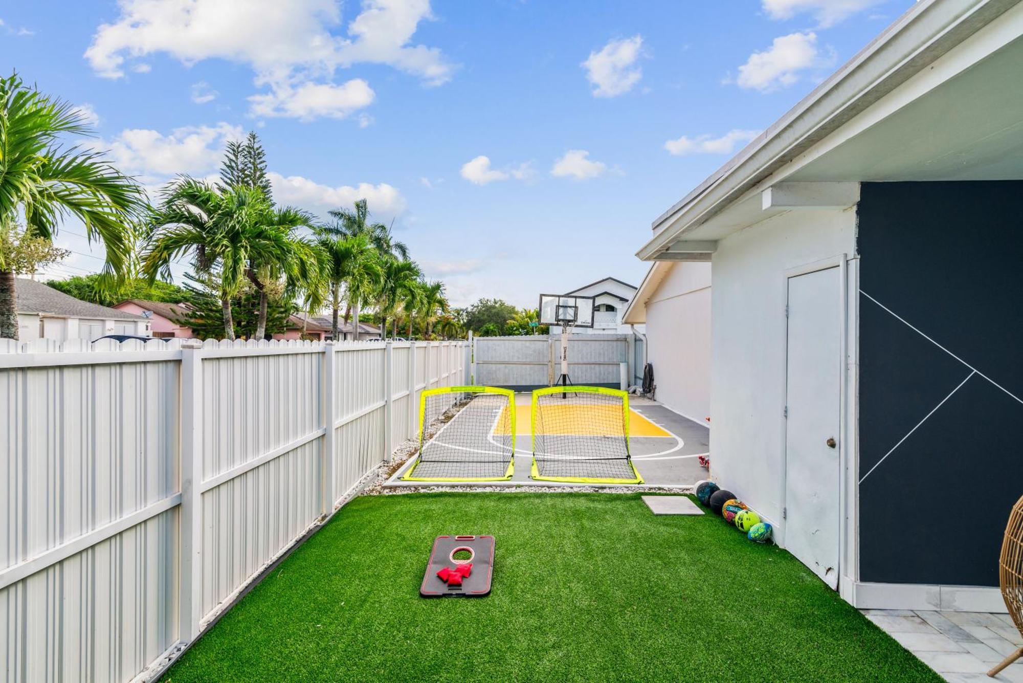 Luxury House W Heated Pool & Jacuzzi Miami