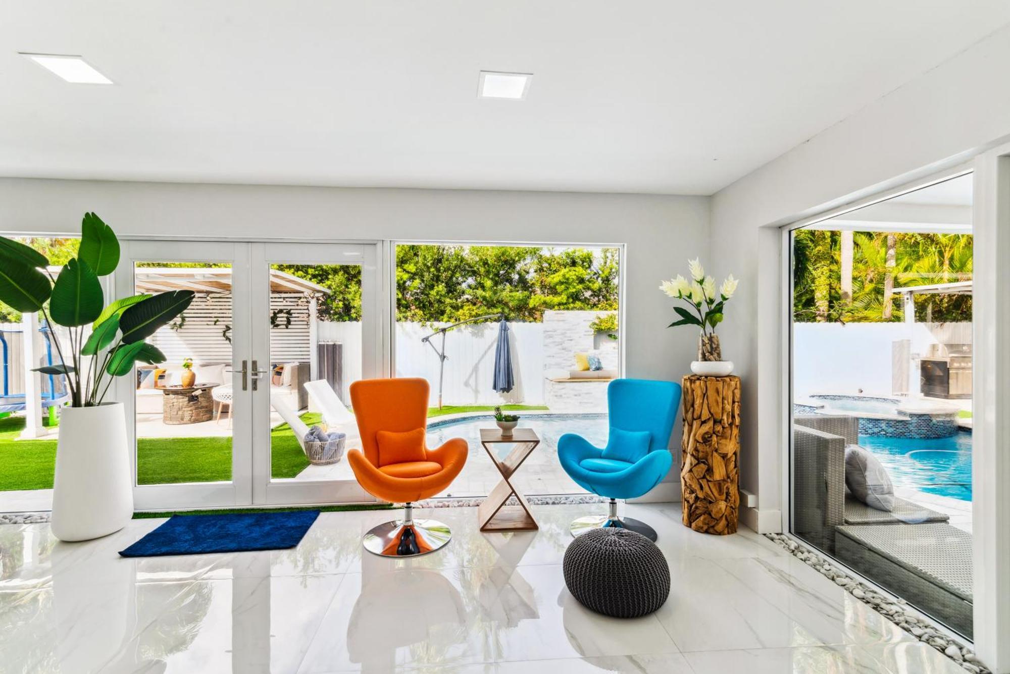 Holiday home Luxury House W Heated Pool & Jacuzzi *